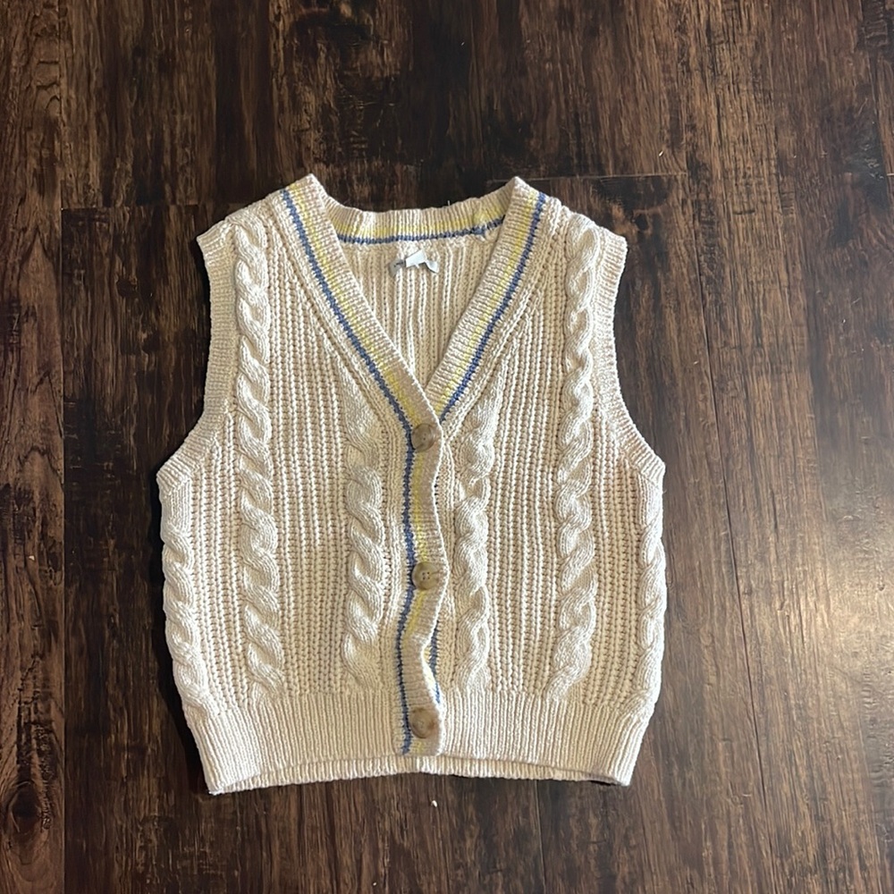 Sweater vest